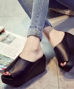 Simple Comfy Wedge Sandals