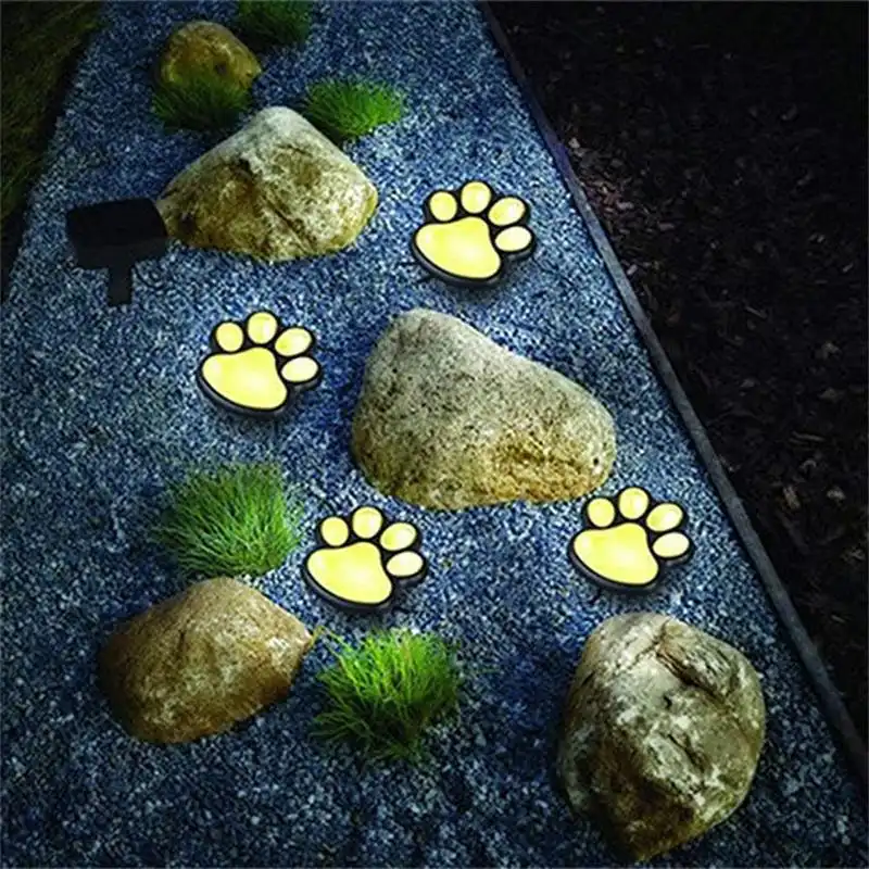 Solar Bear Claw Lawn Light - Image 4