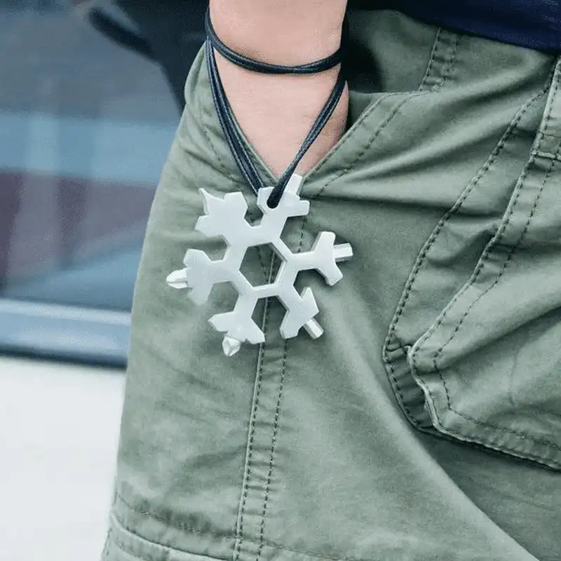 Amenitee 18-in-1 stainless steel snowflakes multi-tool - Image 9