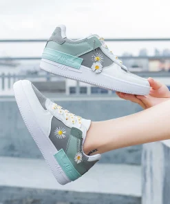 Korean Fashion Sweet Little Daisy Sneakers
