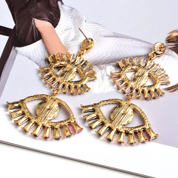 Devil’s Eye Long Pearl Earrings