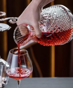 Elegant Crystal Spinning Glass Wine Decanter