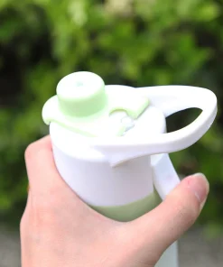 Large Capacity Portable Outdoor Sports Spray Bottle