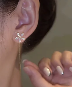 Shiny Diamond Flower Earrings